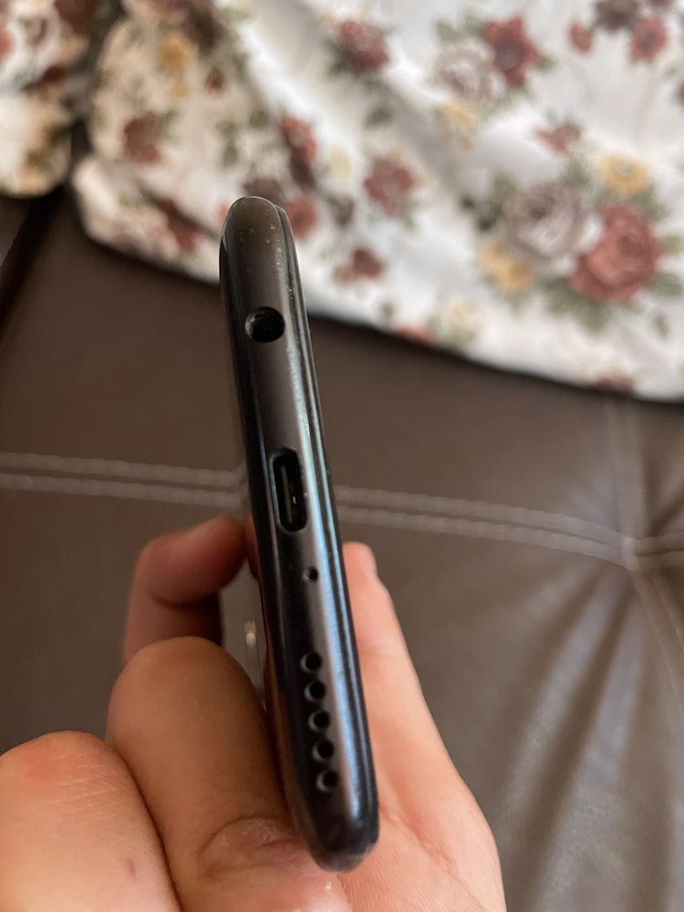 Продавам Huawei p40 lite