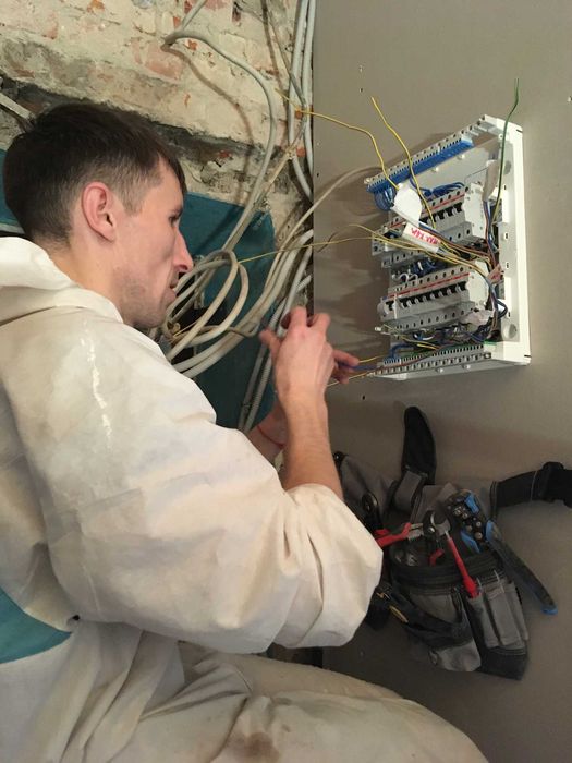 Электрик недорого вызов | Услуга электрика срочно