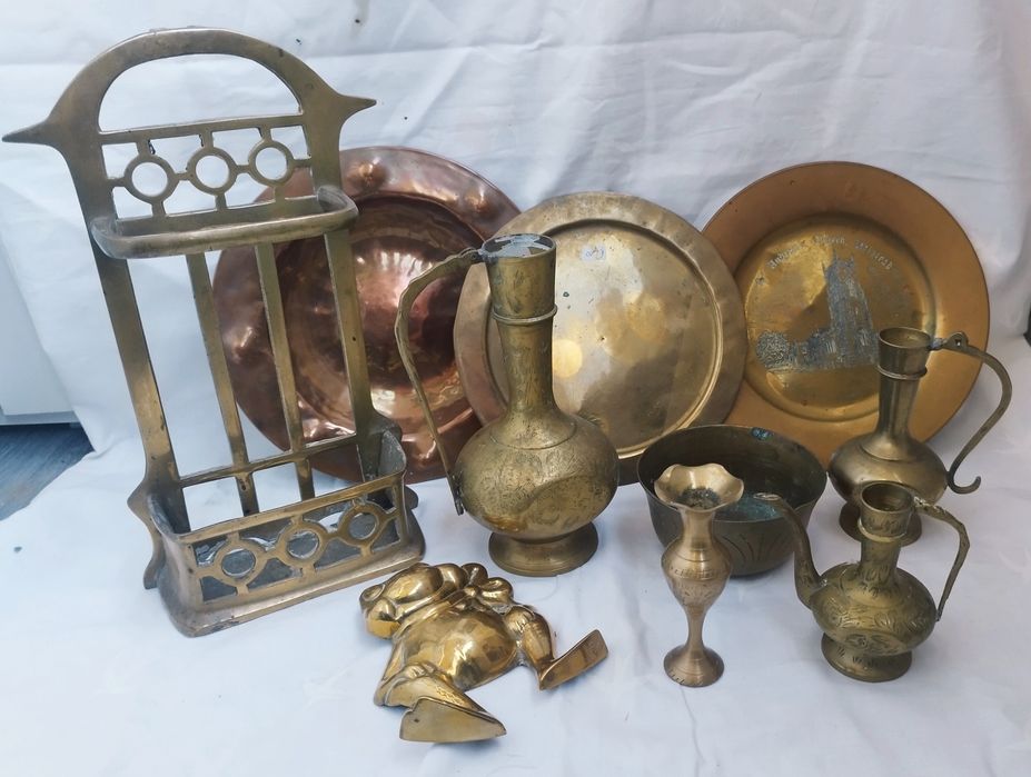 Pachet obiecte vechi din bronz si cupru, din anii 1960, Marea Britanie