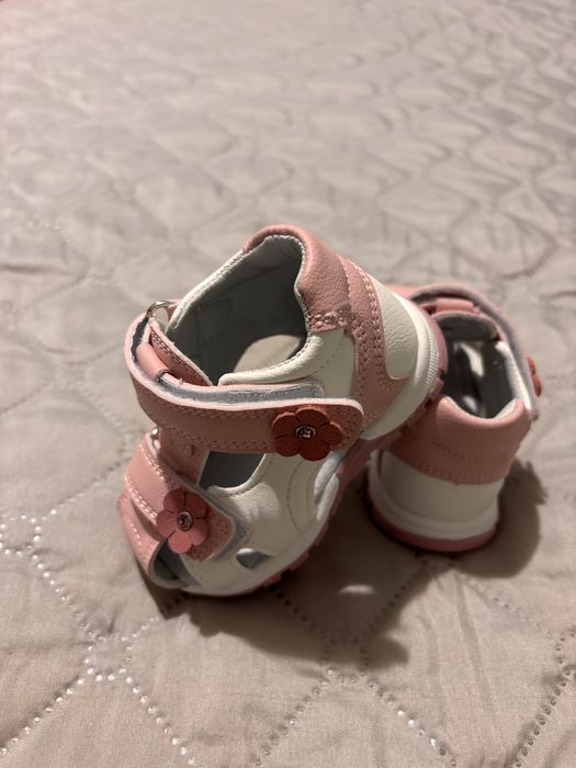 Бебешки сандали за момиче Apawwa