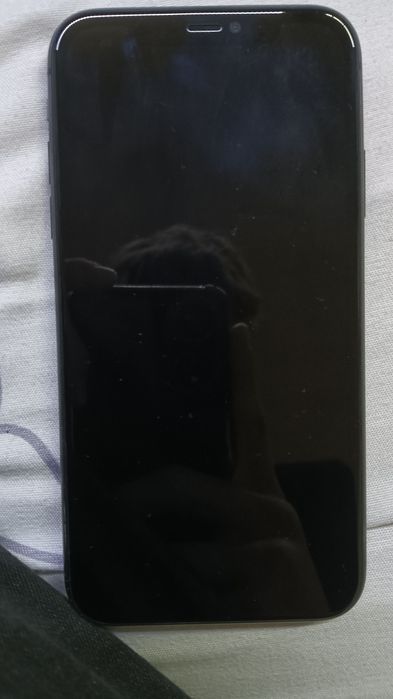 iPhone 11  foarte bun