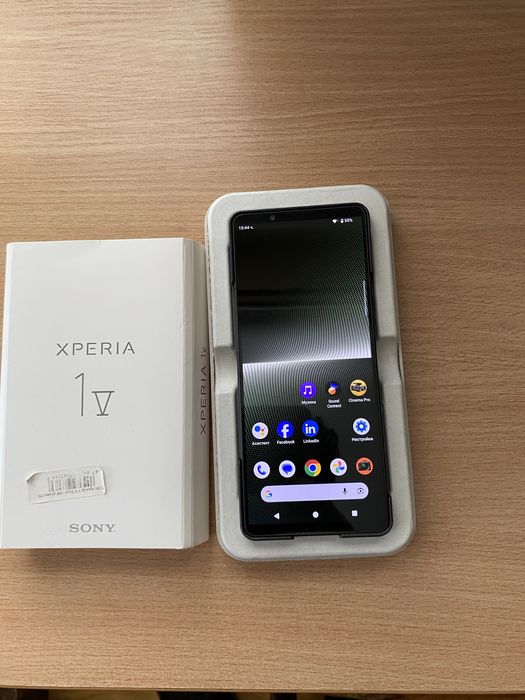 Sony Xperia 1 V и слушалки WH-1000XM5