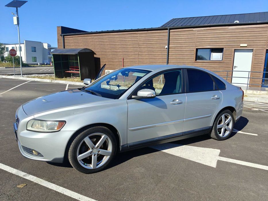 Se ofera spre vanzare Volvo S 40
