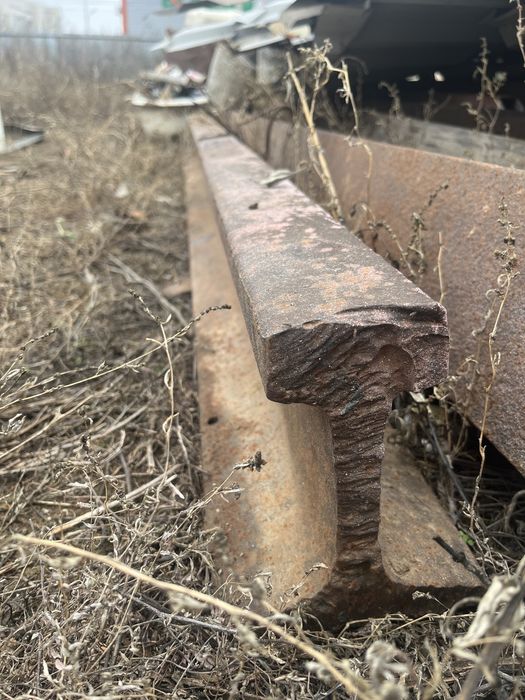 Железно дорожные рельсы