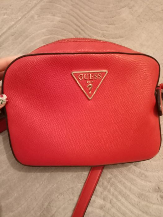 Чанта Nike оригинален,guess