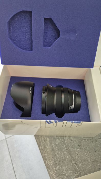 Zeiss Touit 2.8/12 X-mount