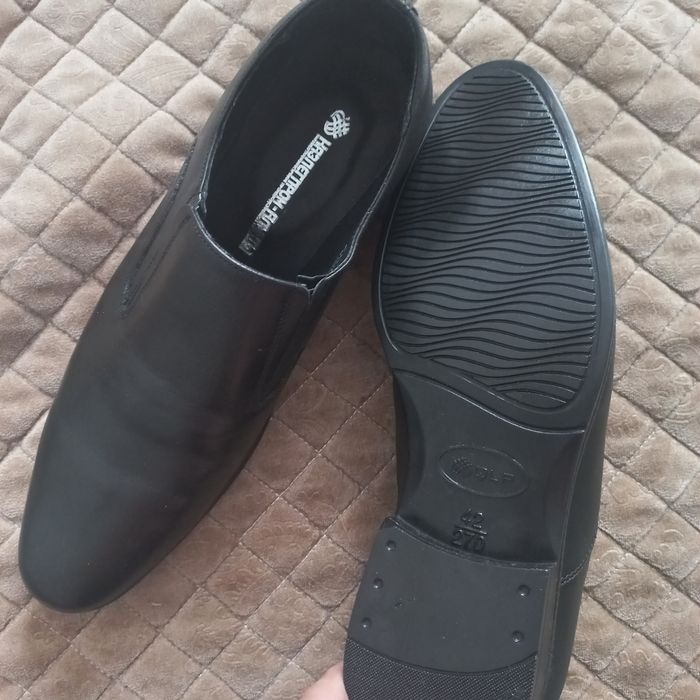 Продам новые кожанные мужские туфли, размеры 42