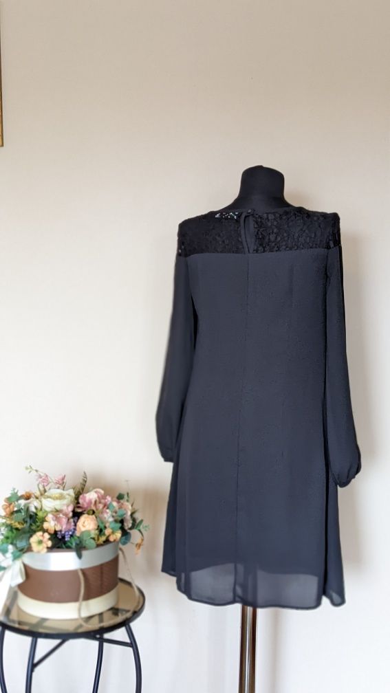 Rochie de zi elegantă neagră