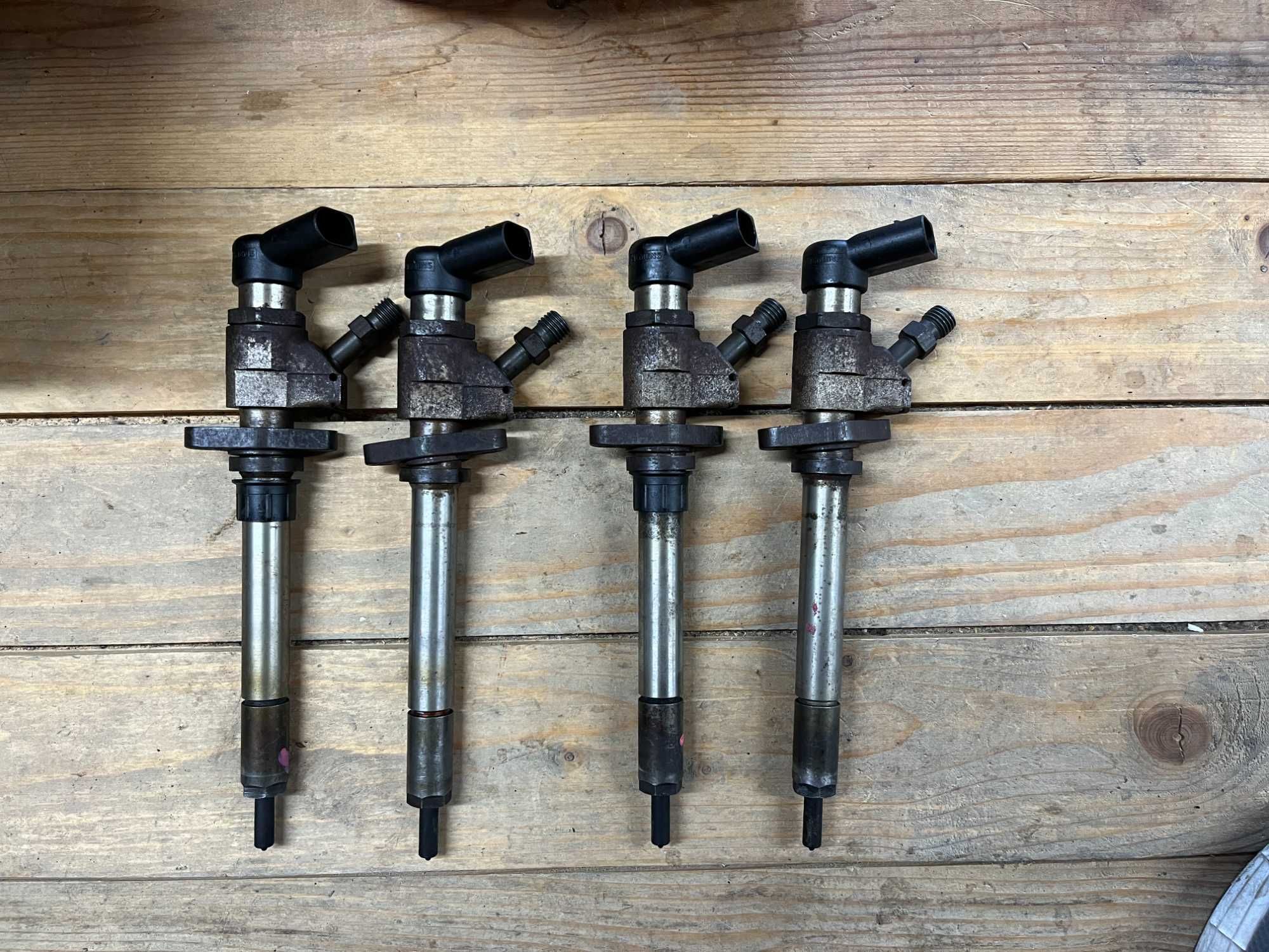 Дюзи Дюза Injector SIEMENS Peugeot 407 Citroen Ford Volvo HDI TDCI 2.0