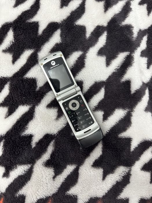 Telefon Motorola W377