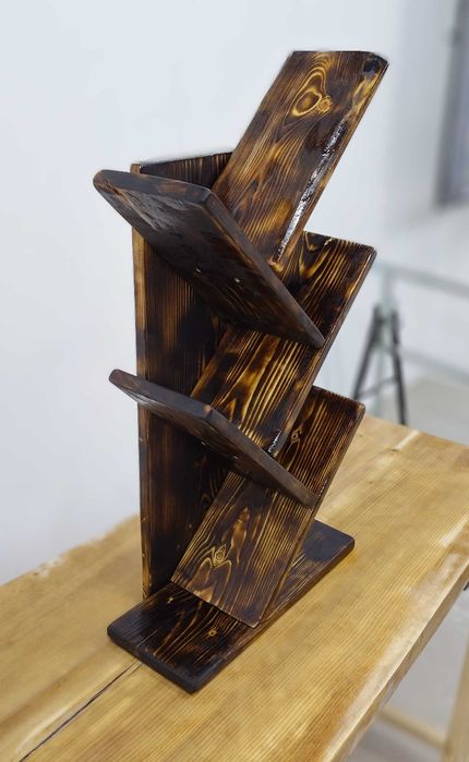 Етажерка за книги от дърво