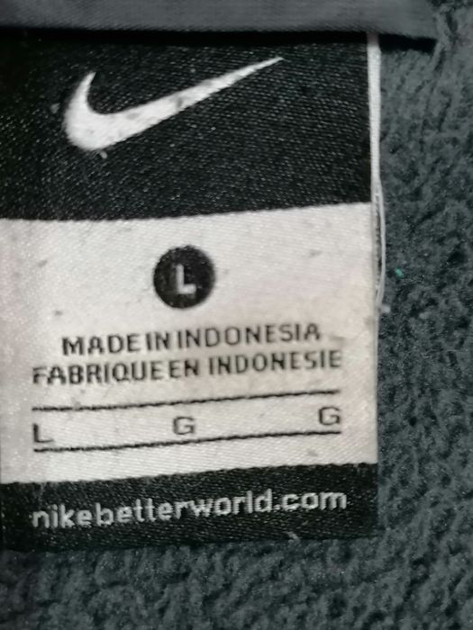 Vând geaca Nike bărbați