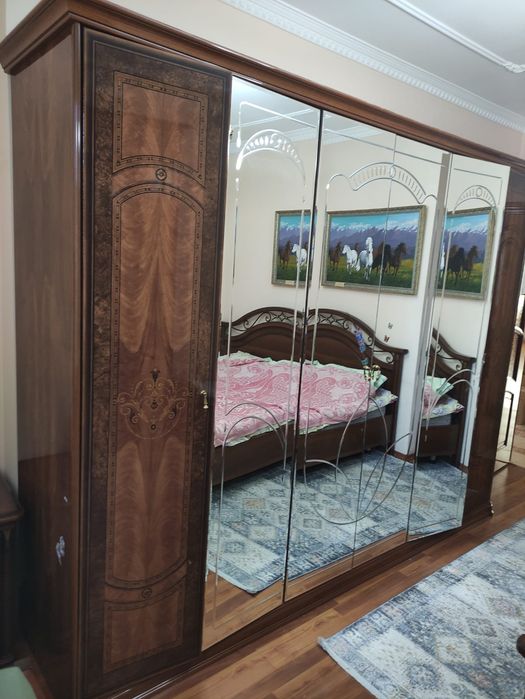 Шифоньер, плательный шкаф