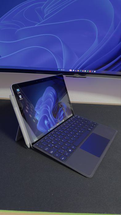 Microsoft Surface GO3 i3/8GB/128GB + Pen + Tastatura Iluminata