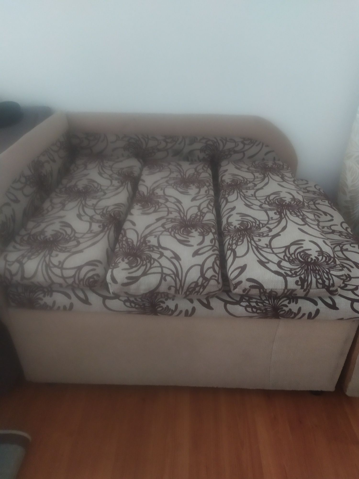 Продам кровать-тахта.