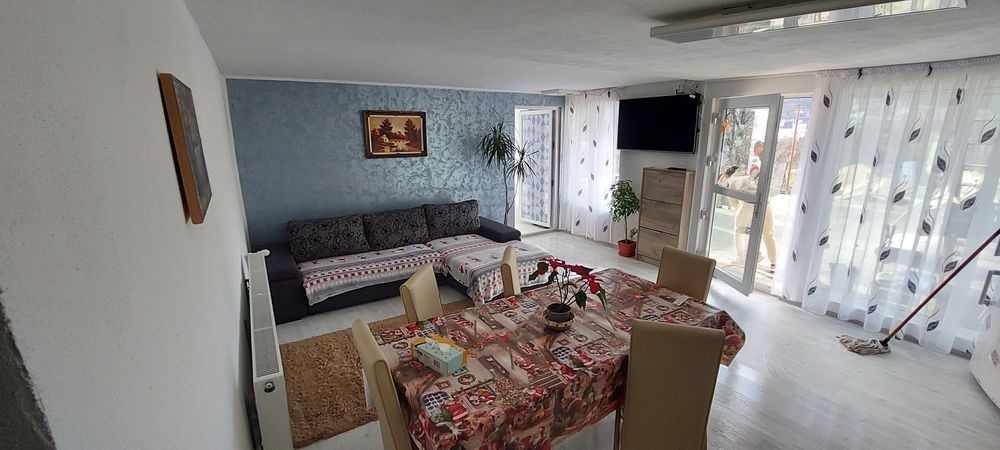 Închiriez casa 3 dormitoare +sufragerie