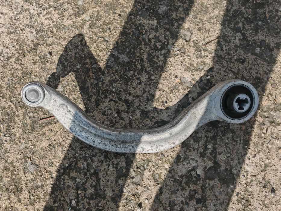 Носач за Tesla Model 3 Highland