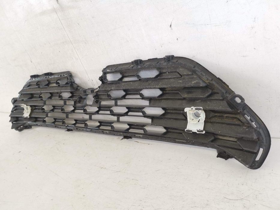 Радиаторна решетка Тойота РАВ4 / Toyota RAV4 Оригинална, в добро състо