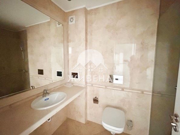 Продавам 3-стаен апартамент (140 кв.м), м-т Кабакум