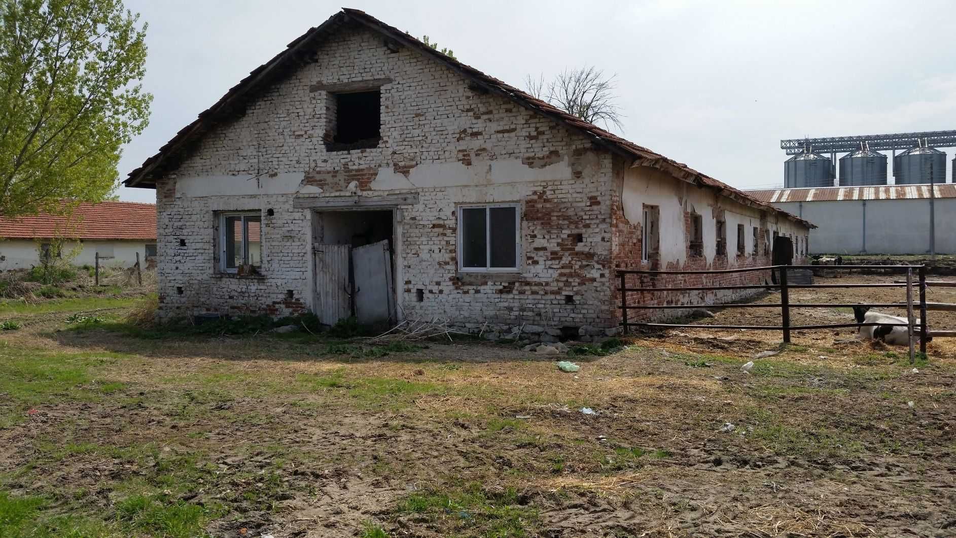 Парцел в стопански двор на с. Чешнегирово, общ. Садово