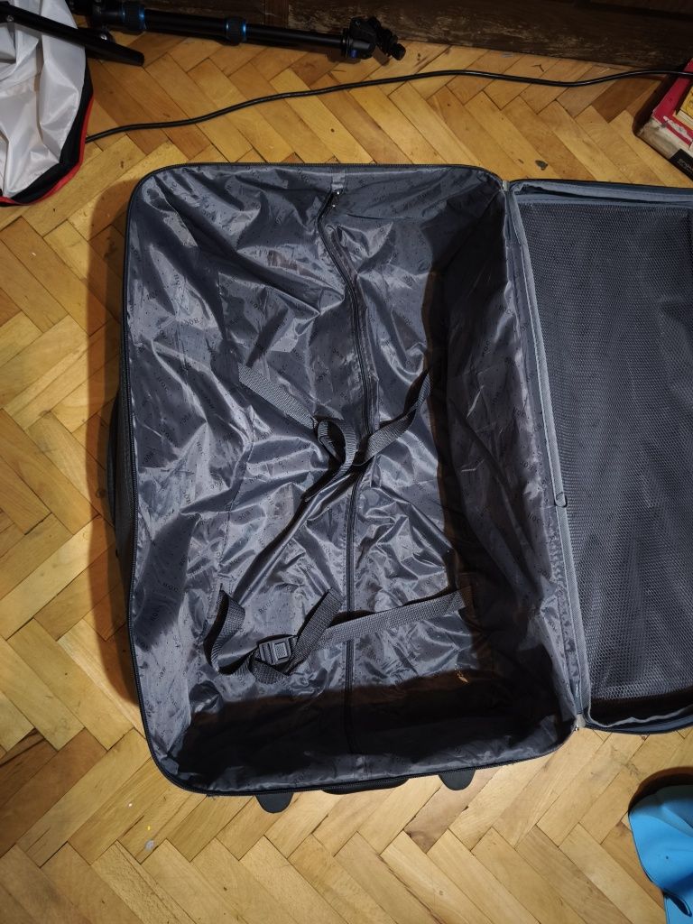 Голям куфар за багаж