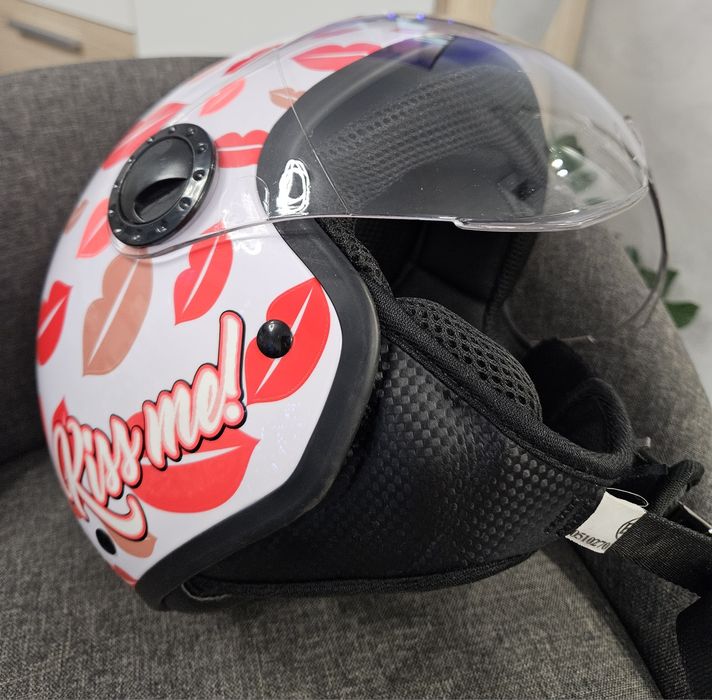 Каска за скутер (женска)