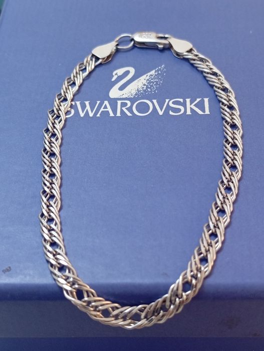 От бренда Адамари завод браслет