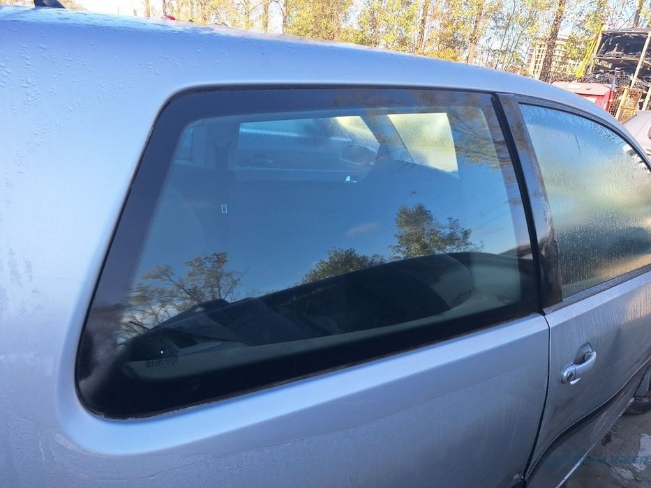 Geam lateral spate dreapta VOLKSWAGEN POLO 9N_ 2001 - 2009