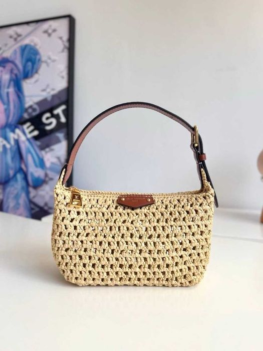 Geanta premium Louis Vuitton Hills Pochette (M14304)