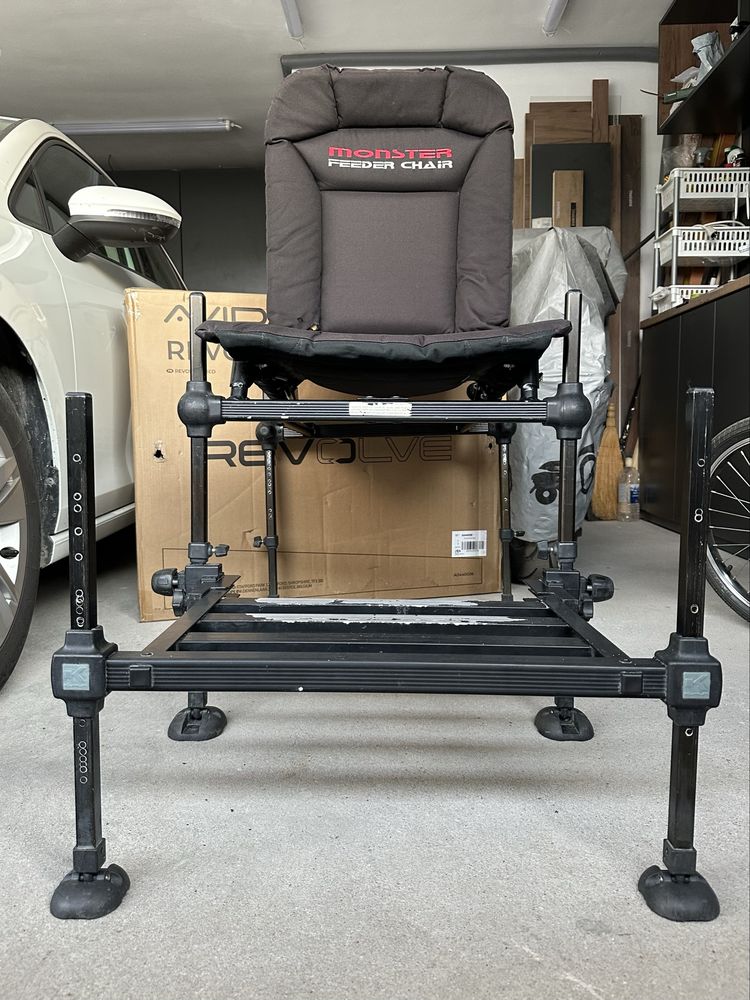 Фидер стол Preston Monster feeder chair