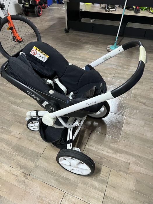 Vand carucior Quinny 4 in 1 si alte accesorii pentru bebelusi