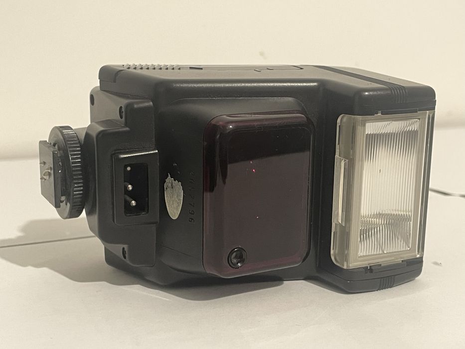 Kit Nikon F-501 cu acte originale West Germany - 2 obiective + blitz
