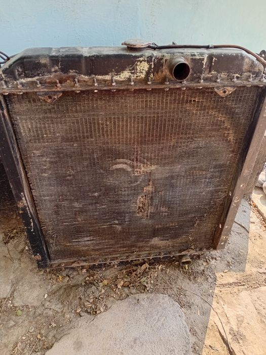 Радиатор охлаждения погрузчика