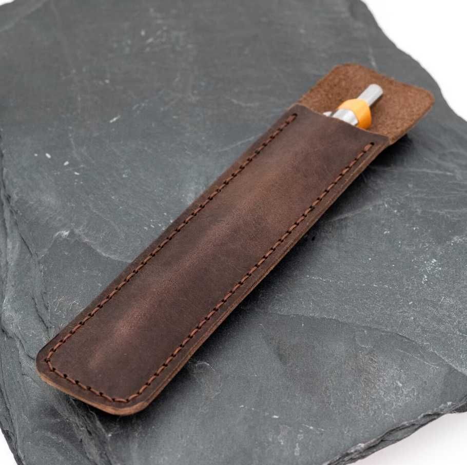 Etui pentru intrumente de scris, fabricat manual din piele naturala