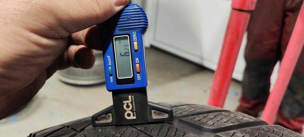 4бр.зимни гуми 255/40/18 Pirelli