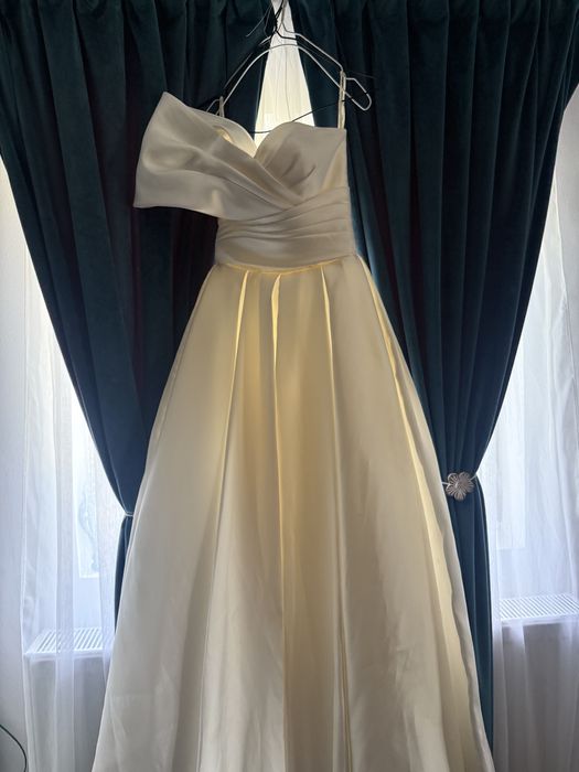 Rochie de mireasa (tafta)