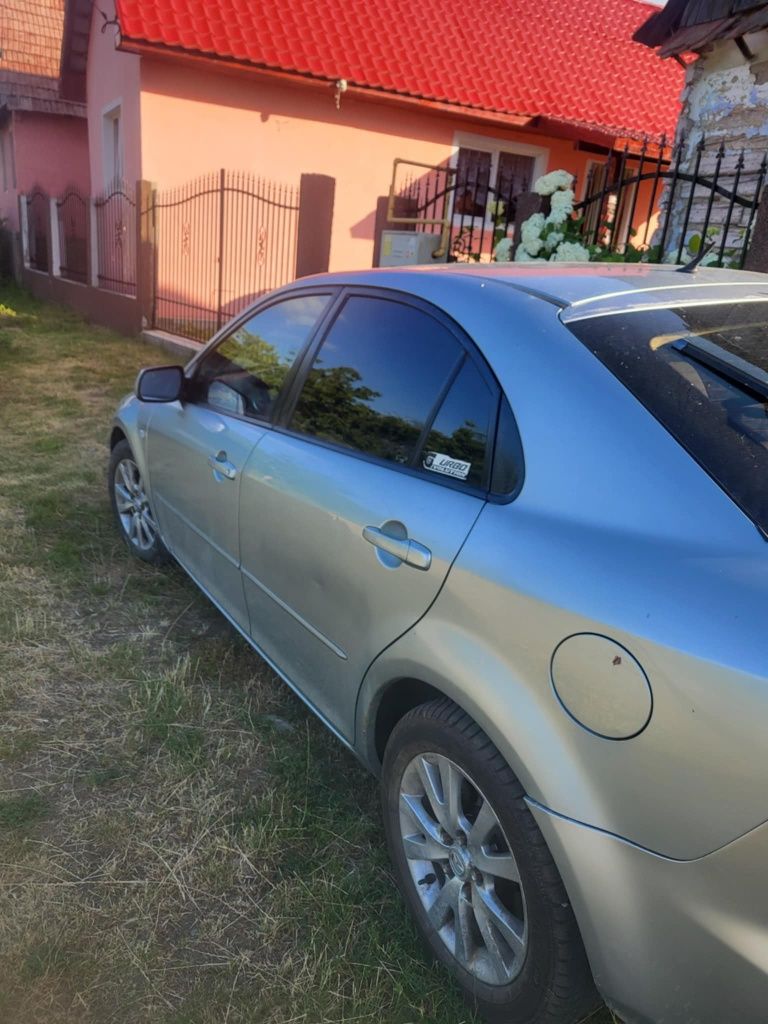 Vând MAZDA ȘASE în stare bună