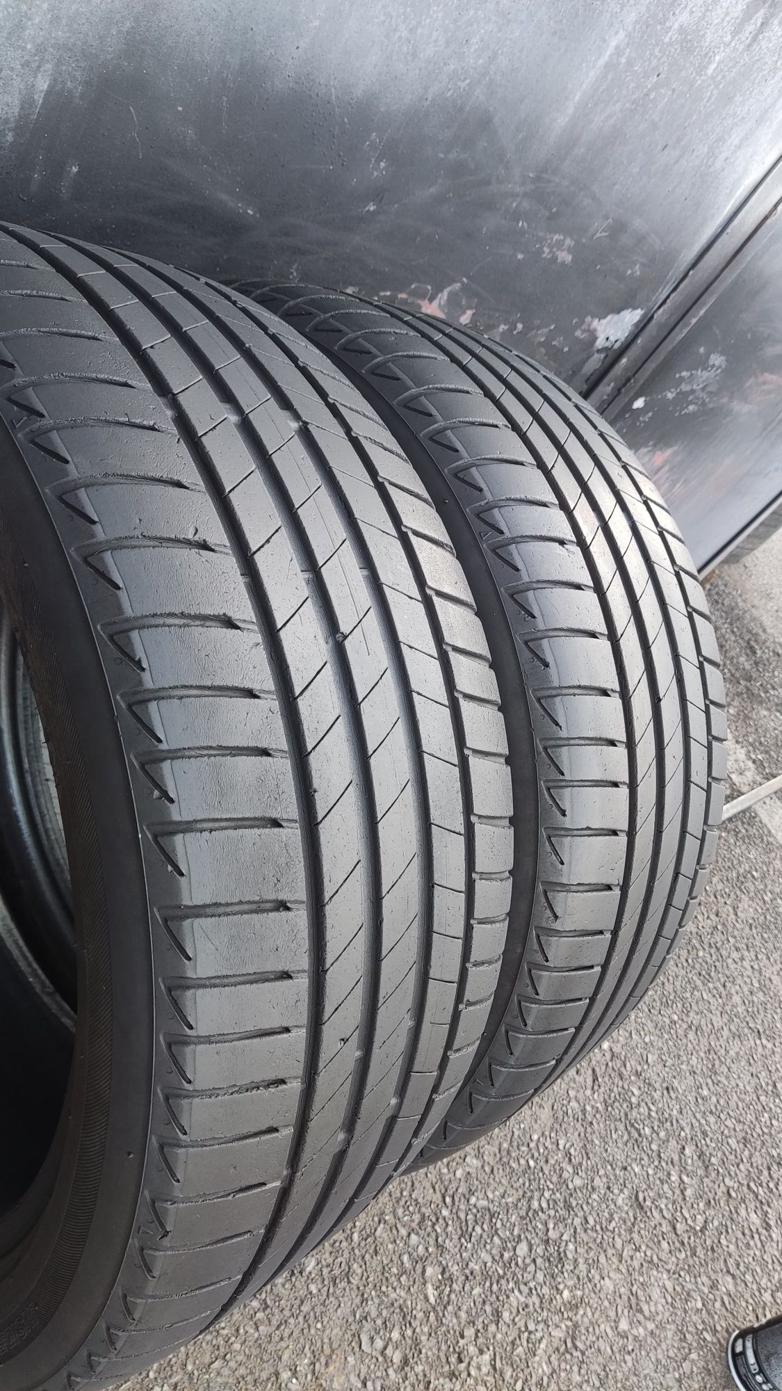 2бр. летни гуми 225/45/17  Bridgestone Turanza T005
dot22 
6.8mm
Добро