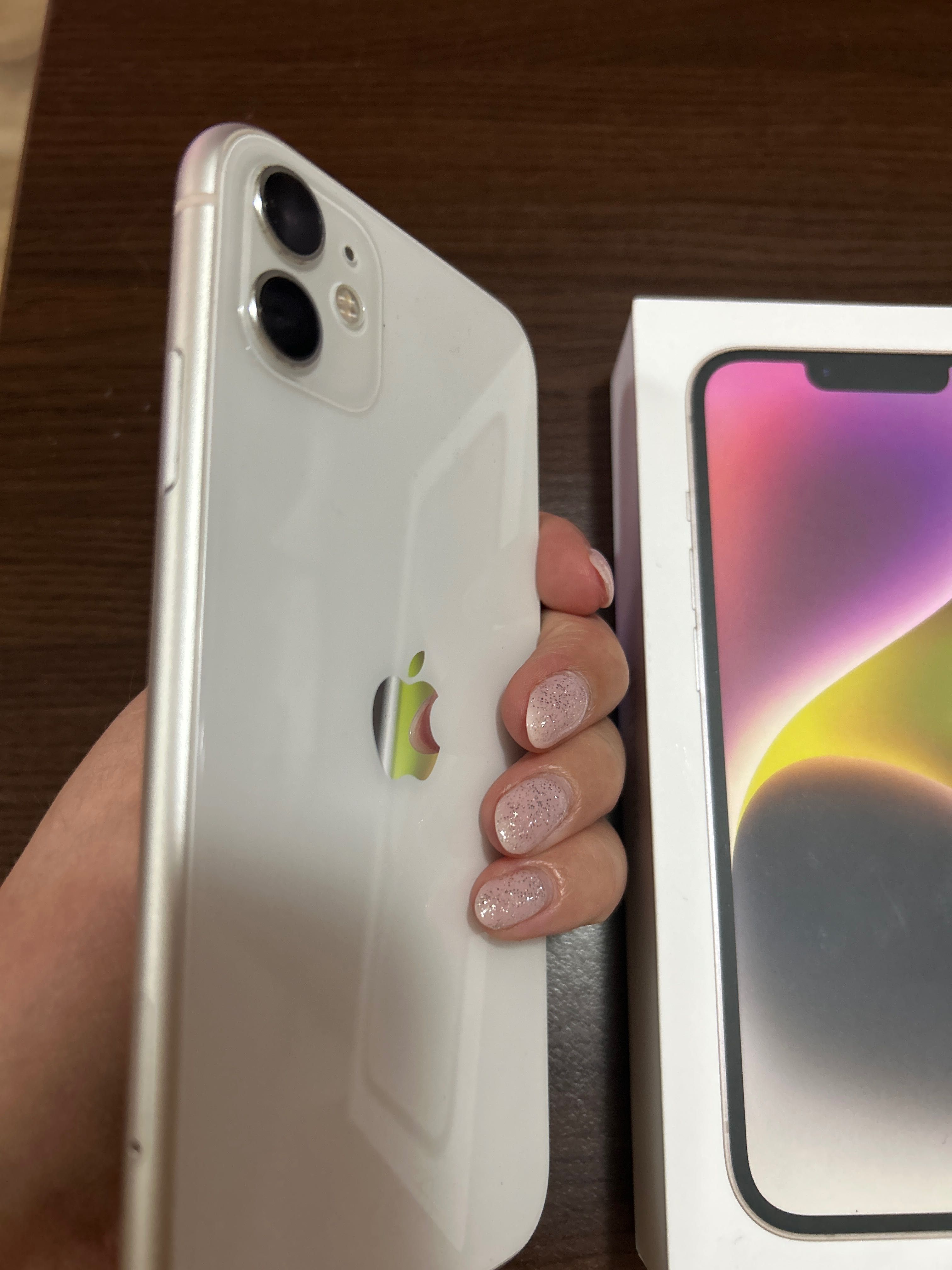 Продавам iPhone11 64gb