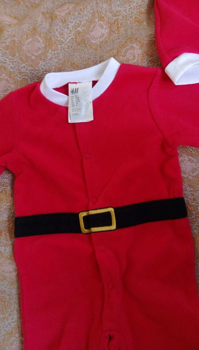 Продавам Бебешки екип на Дядо Коледа – нов