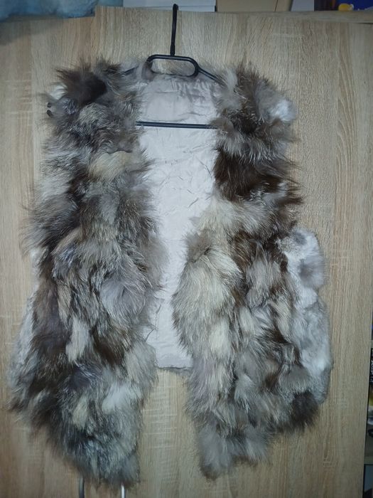 Vând vestă blană naturală vulpe, nouă, produs în Grecia. Mărimea M