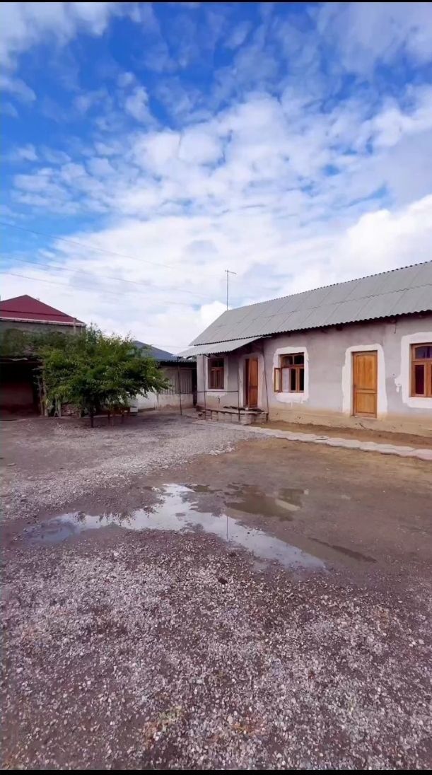 Продаётся участок 7 сотих . 1 сотих 11 $