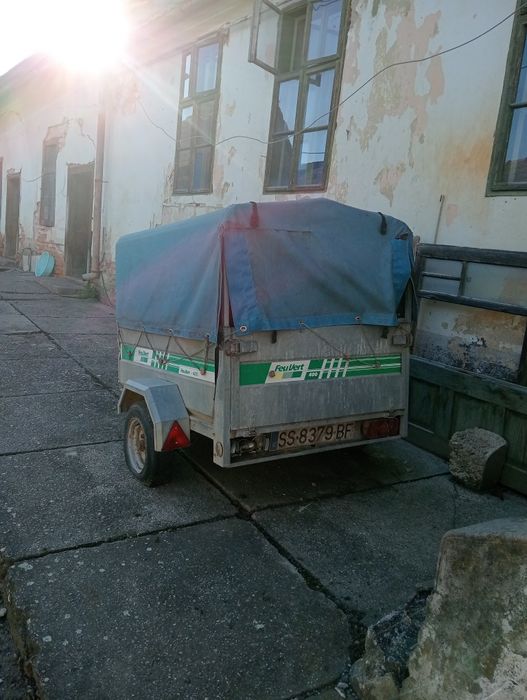 Vând remorcuta auto