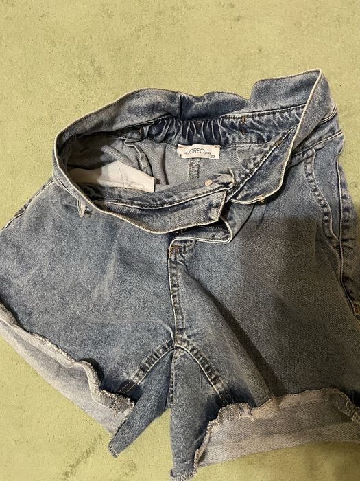 Къси панталони и спортна блузка