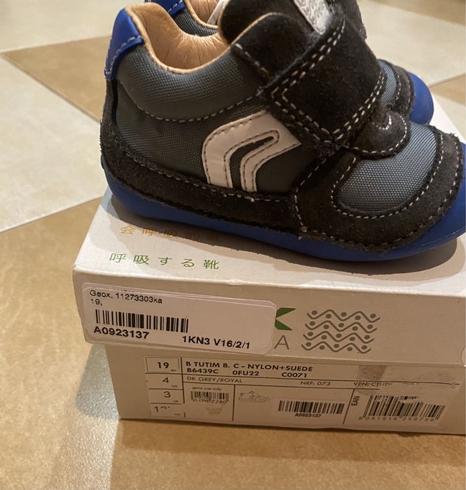 Бебешки обувки Geox  19 номер