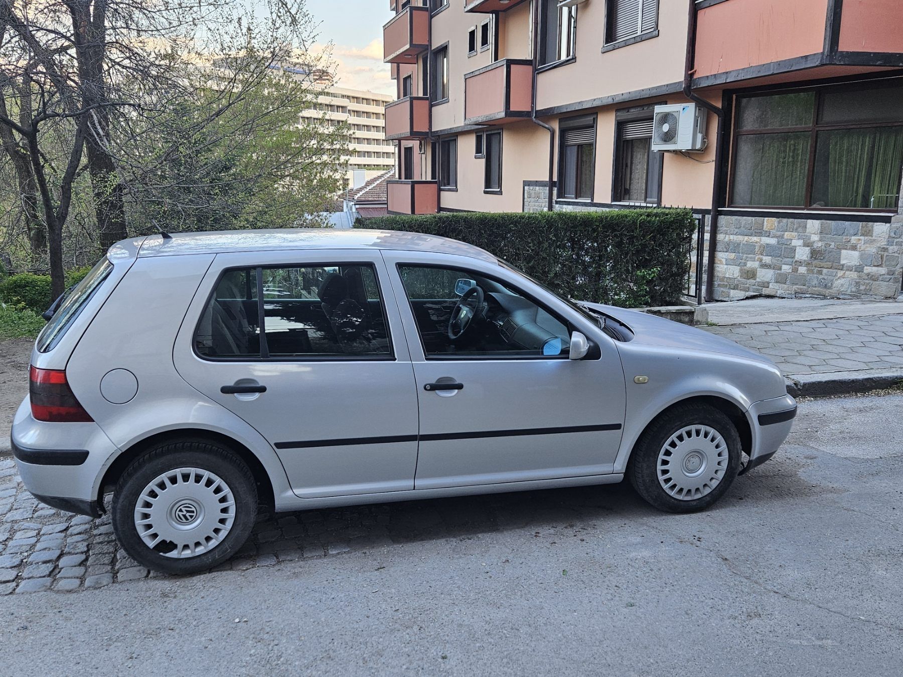 Продавам Golf4 1.6