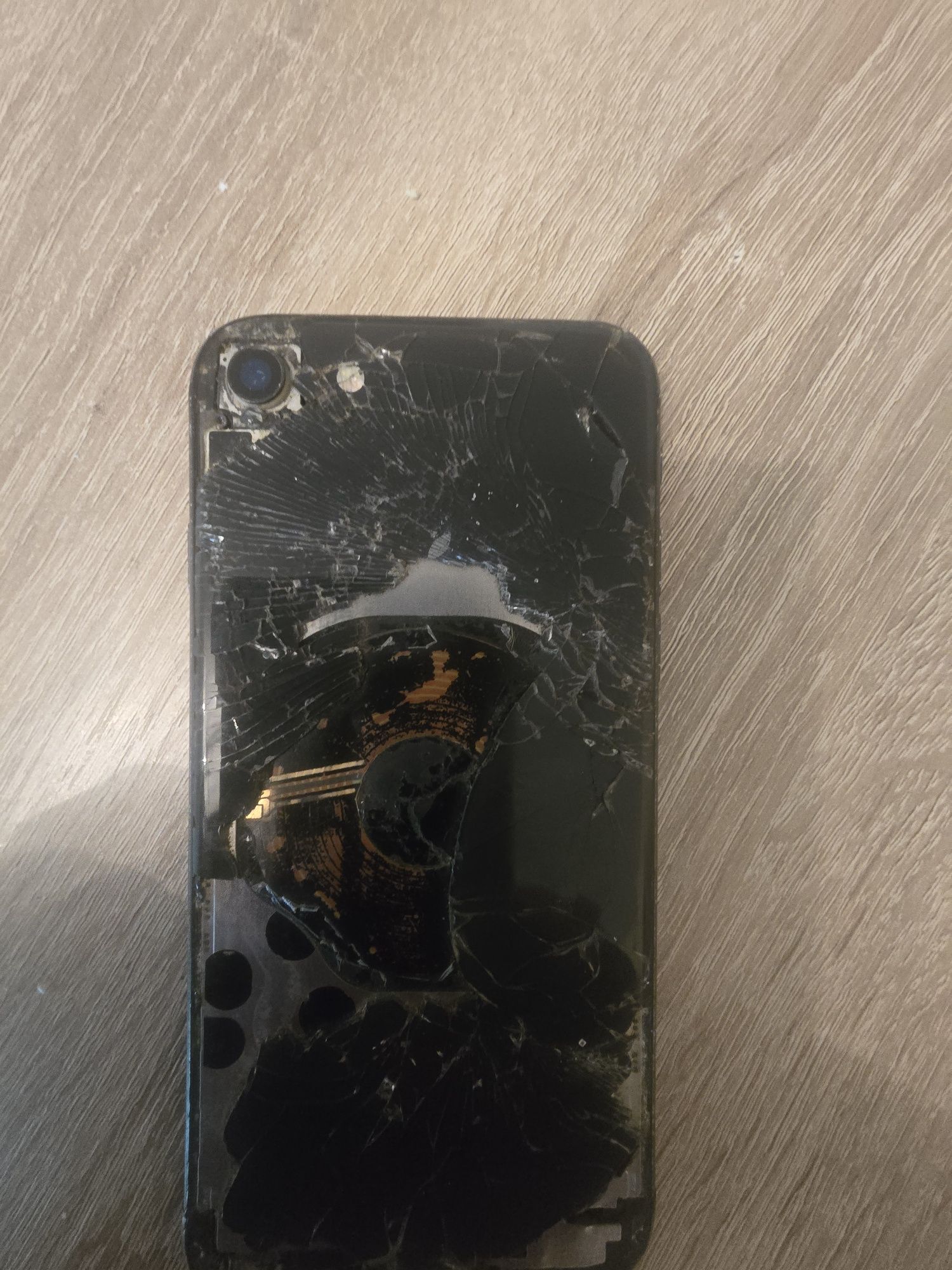 IPhone 8 за части