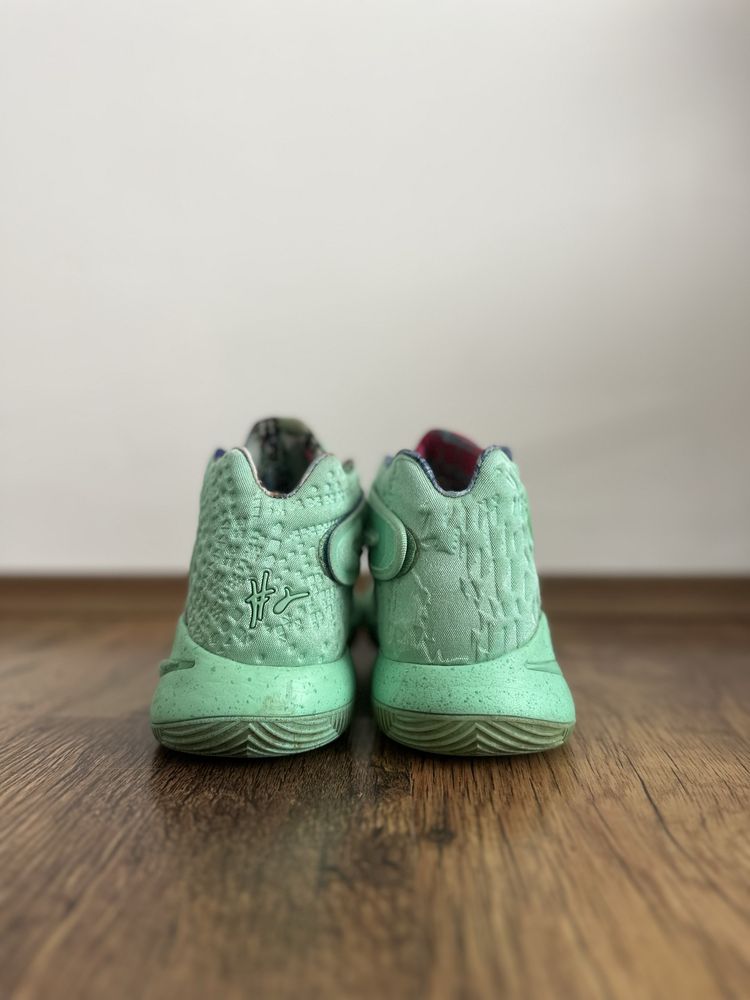 Nike Kyrie 2 What the Kyrie Green Glow basketball jordan lebron