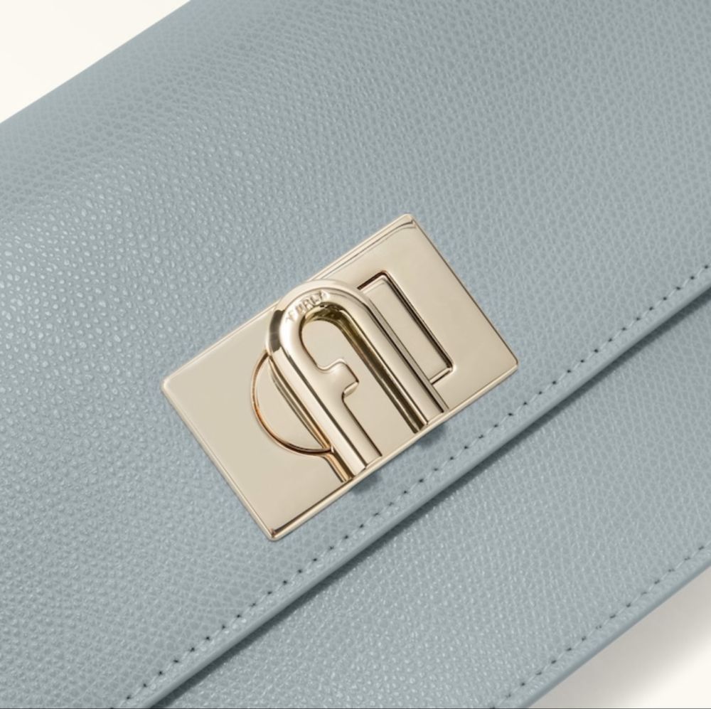 Нова дамска чанта Furla