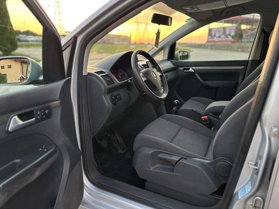 Wv Turan 1.900 Tdi 6+1 Trepte 7 Locuri Nr rosu valabil Preț 3400 Neg
